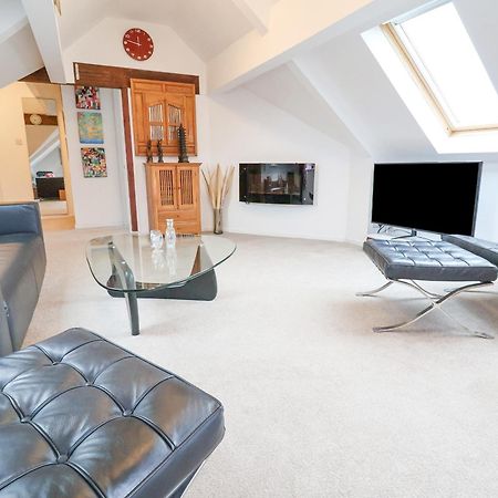 Dragon'S Den Apartment เชสเตอร์ ภายนอก รูปภาพ